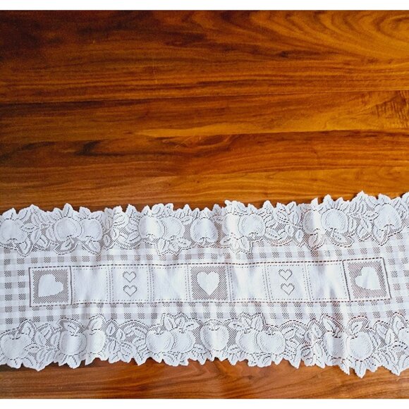 Vintage White Lace Table Runner Heart Apple Design Cotton Blend No Tag - Picture 2 of 8